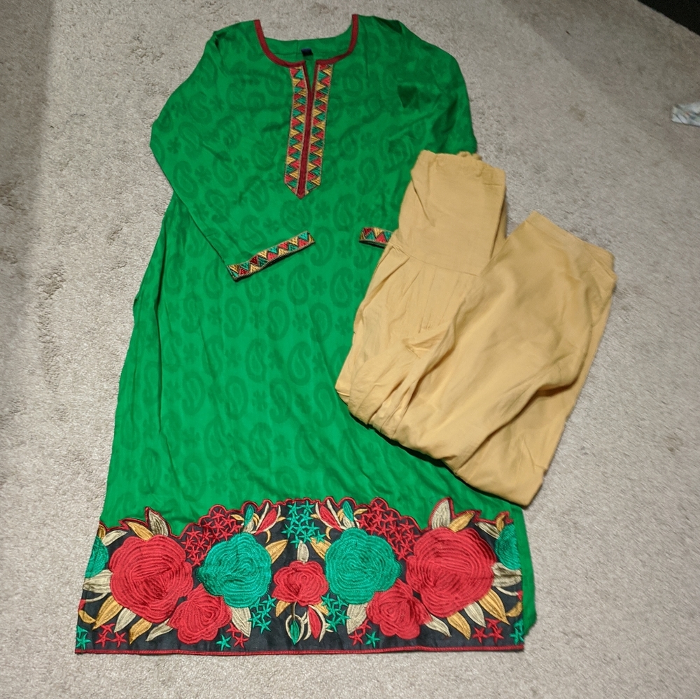 Shalwar Kameez Set Green and red